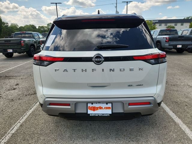 2024 Nissan Pathfinder SL