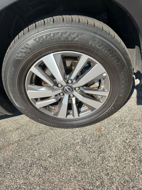 2025 Nissan Pathfinder SL