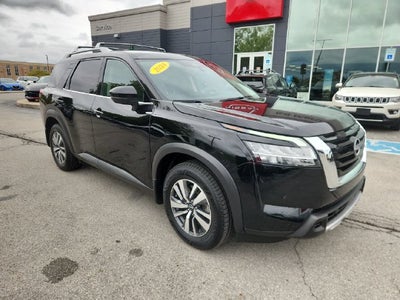 2024 Nissan Pathfinder SL
