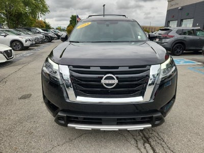 2024 Nissan Pathfinder SL
