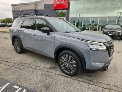 2024 Nissan Pathfinder SL