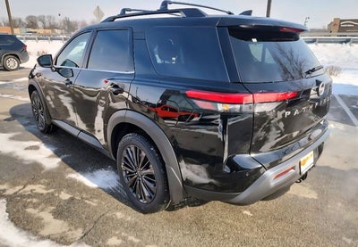 2026 Nissan Pathfinder SL