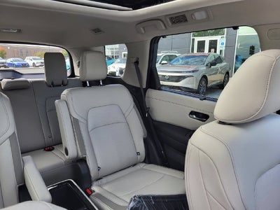 2026 Nissan Pathfinder SL