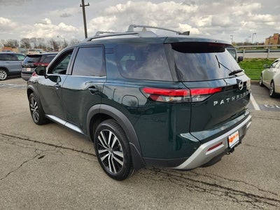 2024 Nissan Pathfinder Platinum
