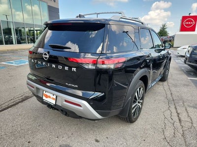 2025 Nissan Pathfinder Platinum