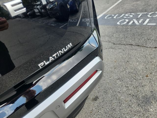 2025 Nissan Pathfinder Platinum