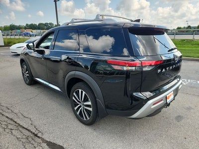 2025 Nissan Pathfinder Platinum