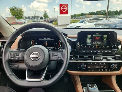 2025 Nissan Pathfinder Platinum