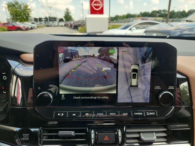 2025 Nissan Pathfinder Platinum
