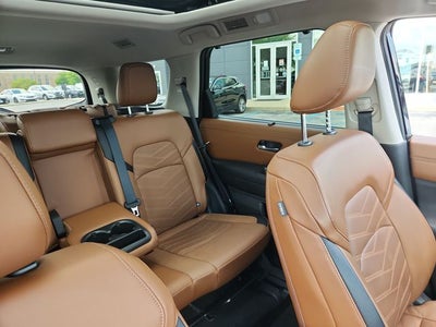 2025 Nissan Pathfinder Platinum