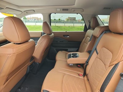 2025 Nissan Pathfinder Platinum
