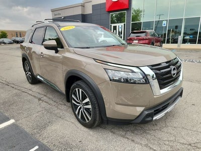 2025 Nissan Pathfinder Platinum