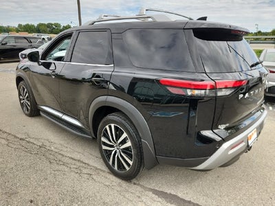 2025 Nissan Pathfinder Platinum