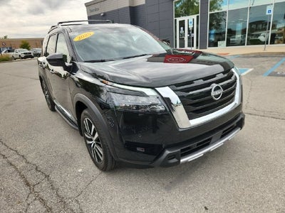 2025 Nissan Pathfinder Platinum