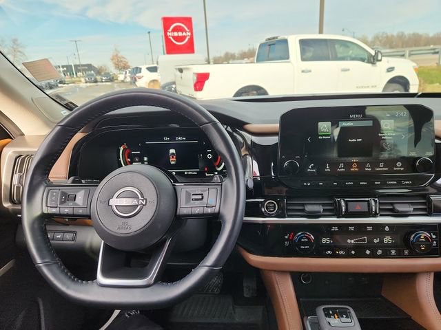 2023 Nissan Pathfinder Platinum