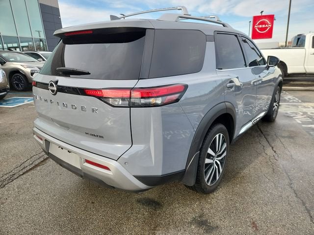 2023 Nissan Pathfinder Platinum