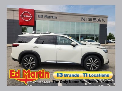 2023 Nissan Pathfinder Platinum