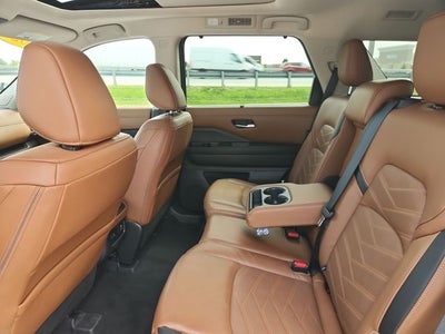 2023 Nissan Pathfinder Platinum