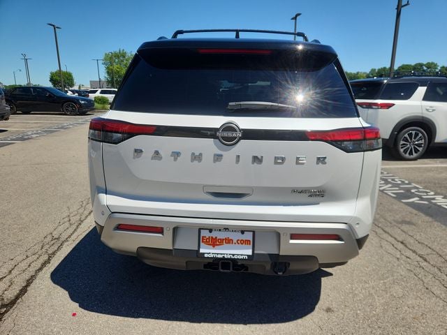 2025 Nissan Pathfinder Platinum