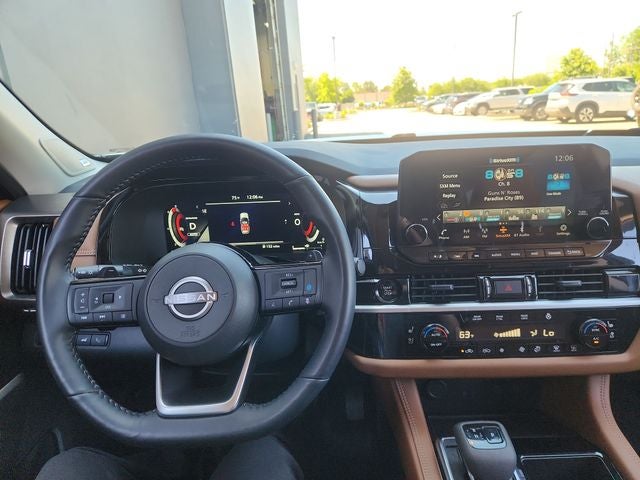 2025 Nissan Pathfinder Platinum