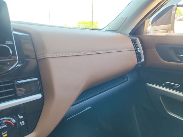 2025 Nissan Pathfinder Platinum