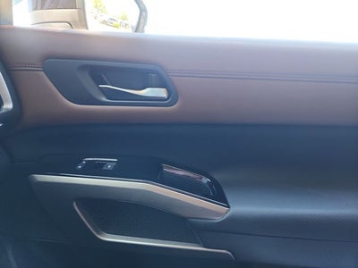 2025 Nissan Pathfinder Platinum