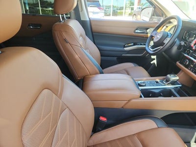 2025 Nissan Pathfinder Platinum