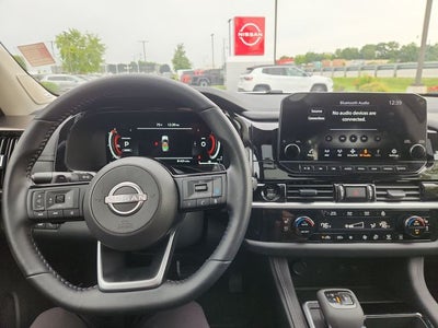 2025 Nissan Pathfinder Platinum