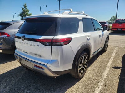 2025 Nissan Pathfinder Platinum