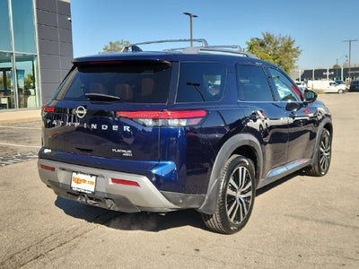 2023 Nissan Pathfinder Platinum