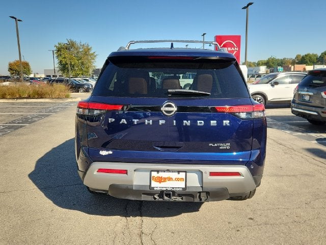 2023 Nissan Pathfinder Platinum