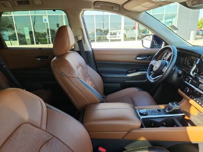 2023 Nissan Pathfinder Platinum