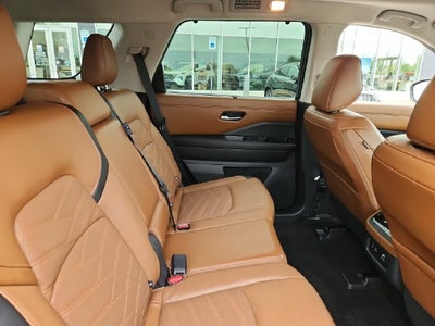 2025 Nissan Pathfinder Platinum