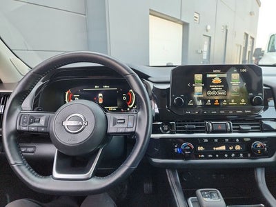 2025 Nissan Pathfinder Platinum