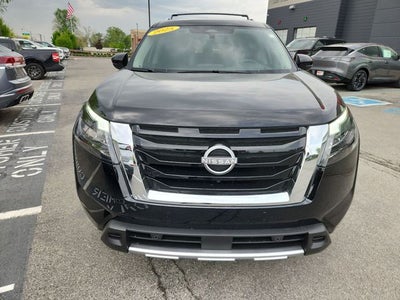 2025 Nissan Pathfinder Platinum
