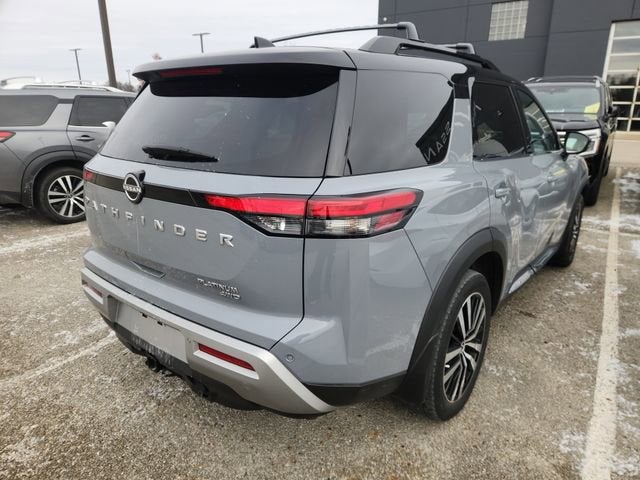 2023 Nissan Pathfinder Platinum