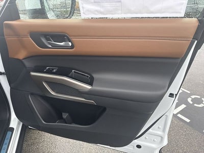 2025 Nissan Pathfinder Platinum