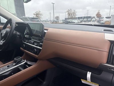 2025 Nissan Pathfinder Platinum