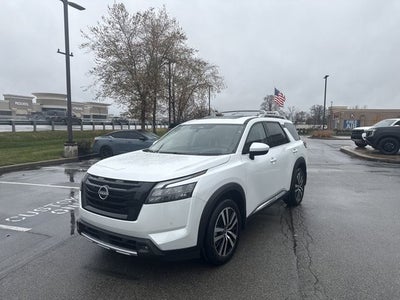 2025 Nissan Pathfinder Platinum