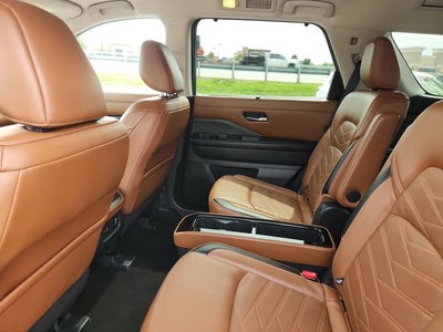 2024 Nissan Pathfinder Platinum