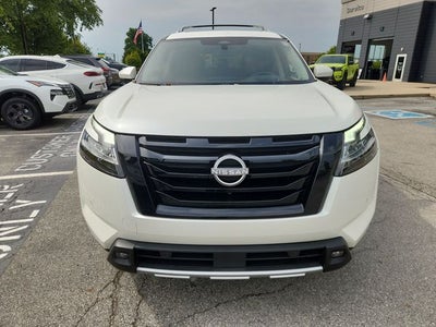 2024 Nissan Pathfinder Platinum