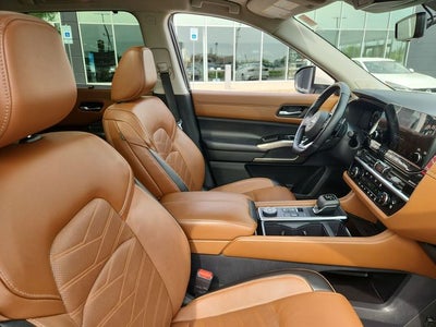 2024 Nissan Pathfinder Platinum