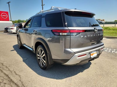 2023 Nissan Pathfinder Platinum