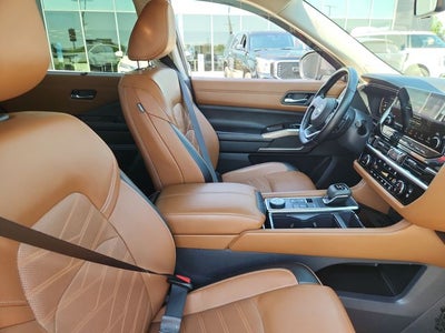 2023 Nissan Pathfinder Platinum