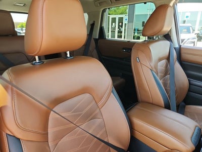 2023 Nissan Pathfinder Platinum