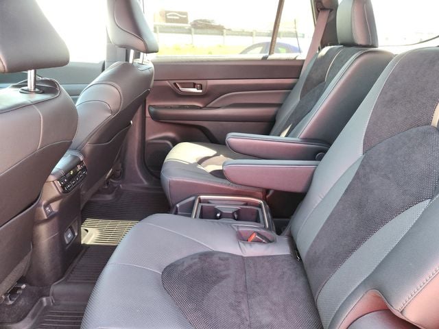 2025 Toyota Grand Highlander Hybrid MAX Platinum