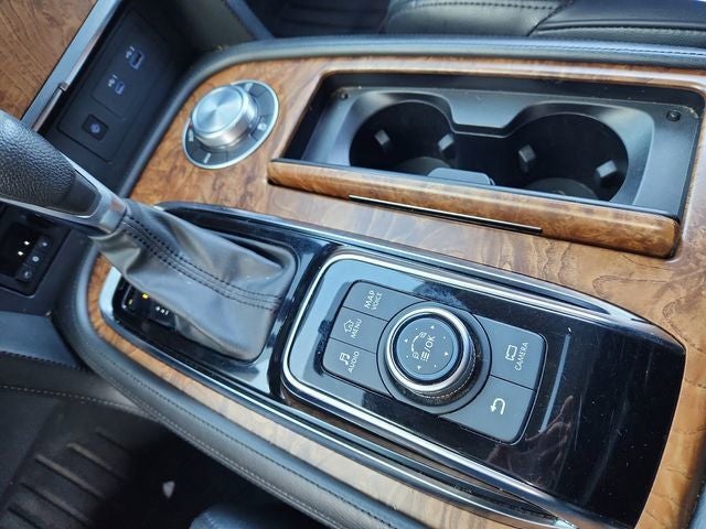 2022 Nissan Armada SL