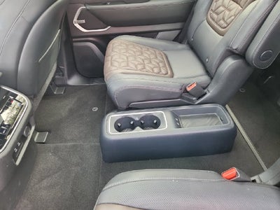 2025 Nissan Armada Platinum