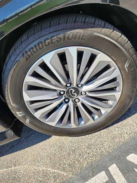 2025 INFINITI QX80 SENSORY