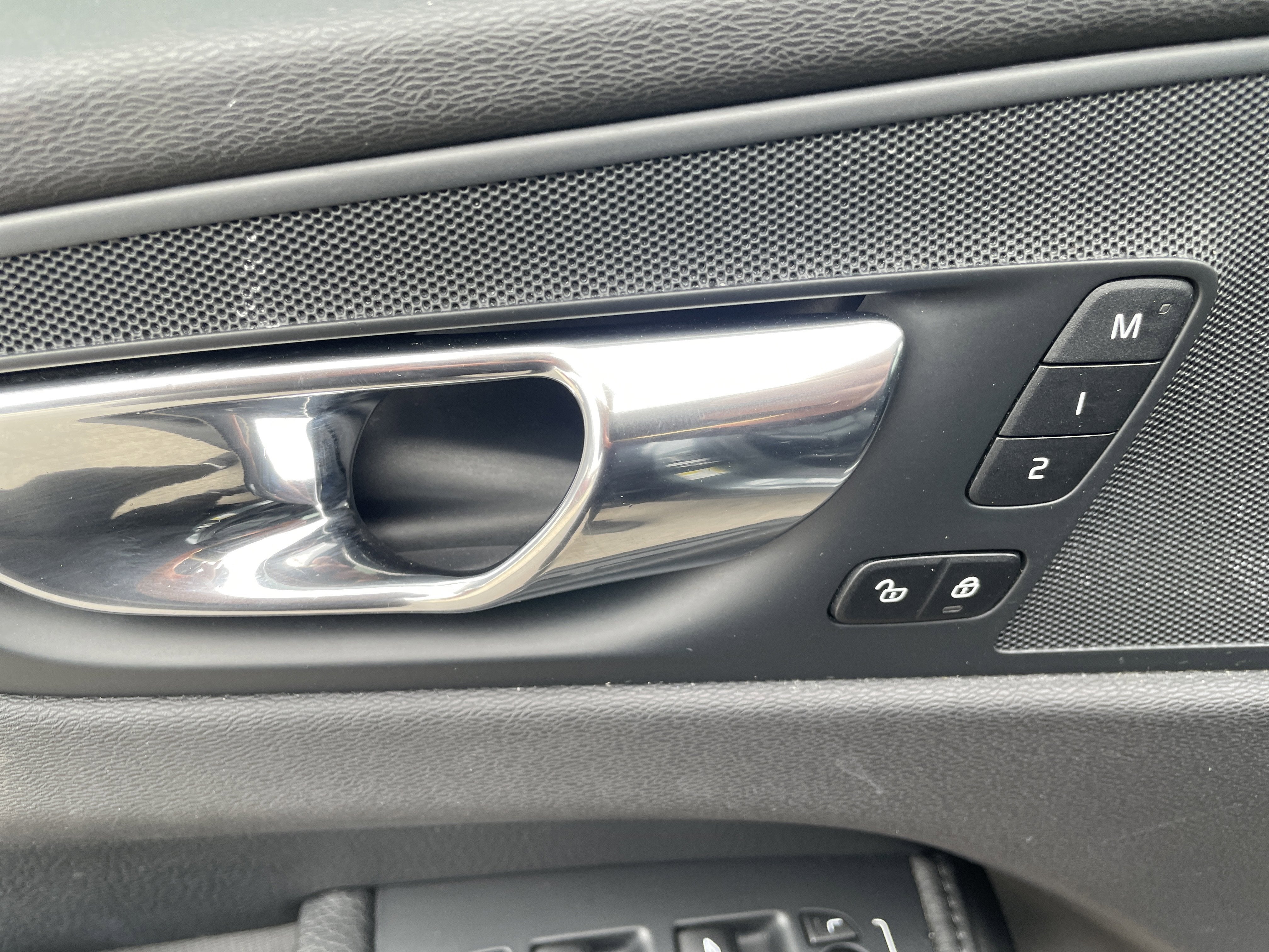 2018 Volvo XC60 T6 Momentum